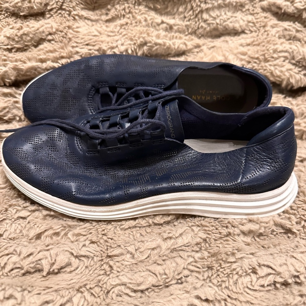 Cole Haan Original Grand Original Perforated Leather Marine Navy size 8